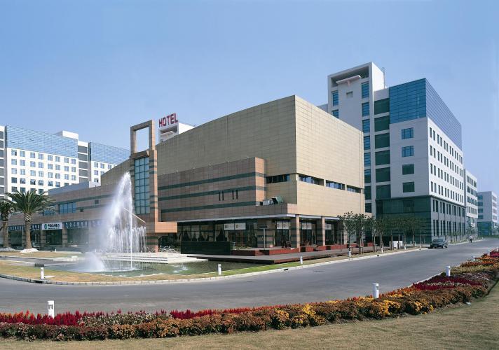River Front Business Hotel Shanghai Exterior photo